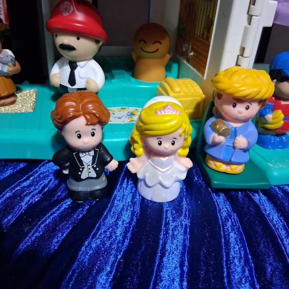 Fisher-Price Little People Sweet Sounds Home - Picture 10 of 16